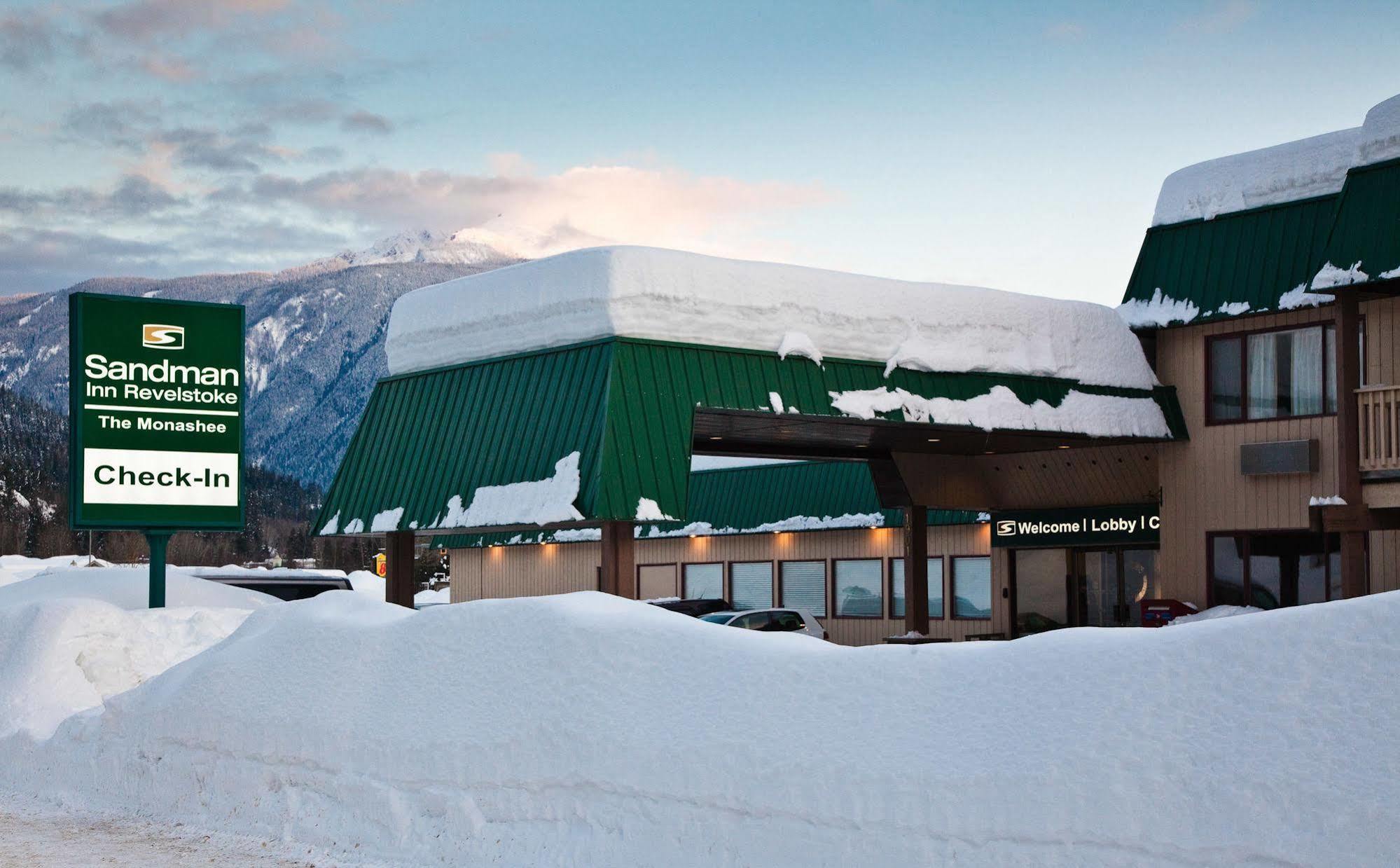 Sandman Hotel Revelstoke Exterior photo