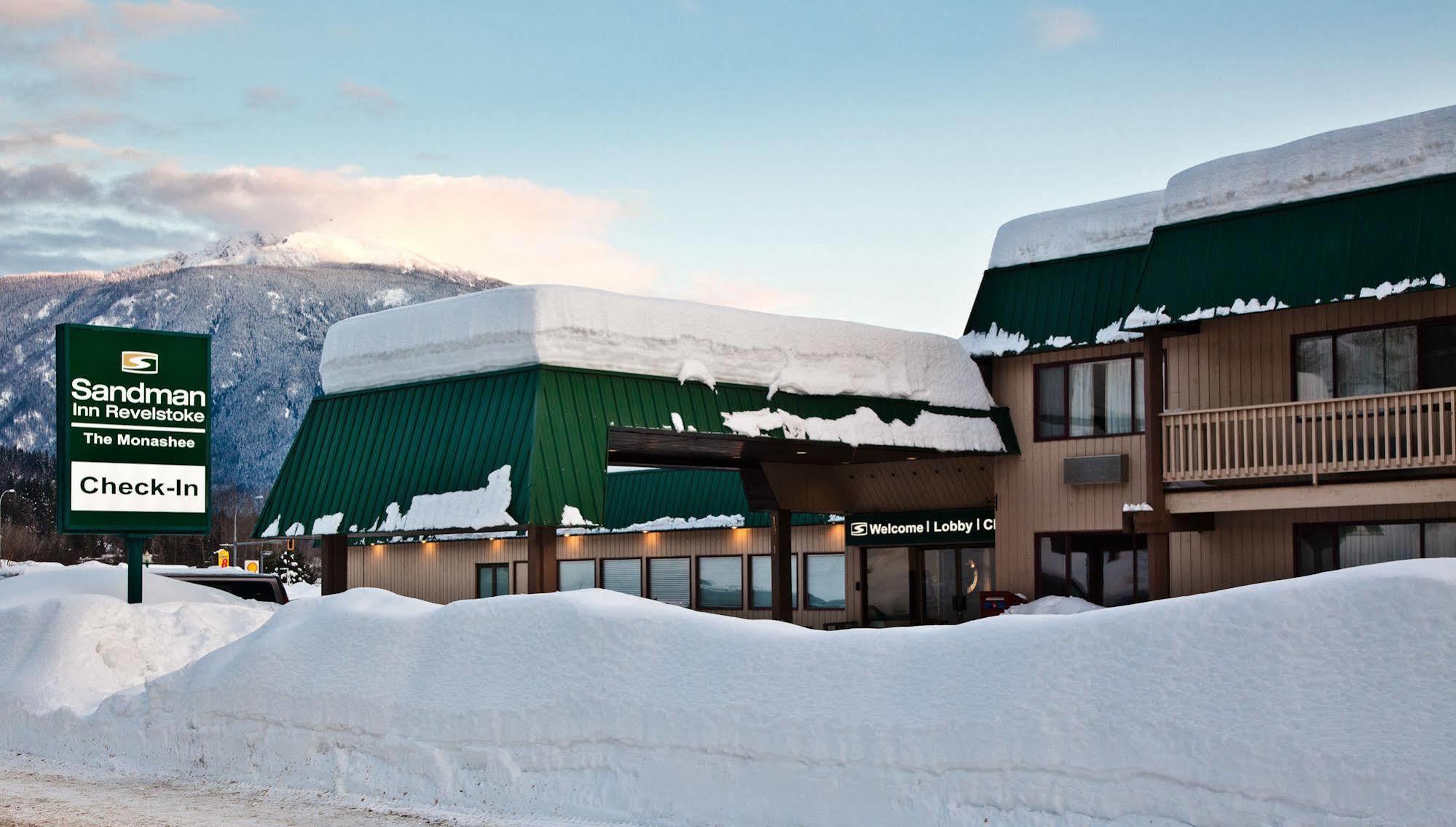 Sandman Hotel Revelstoke Exterior photo