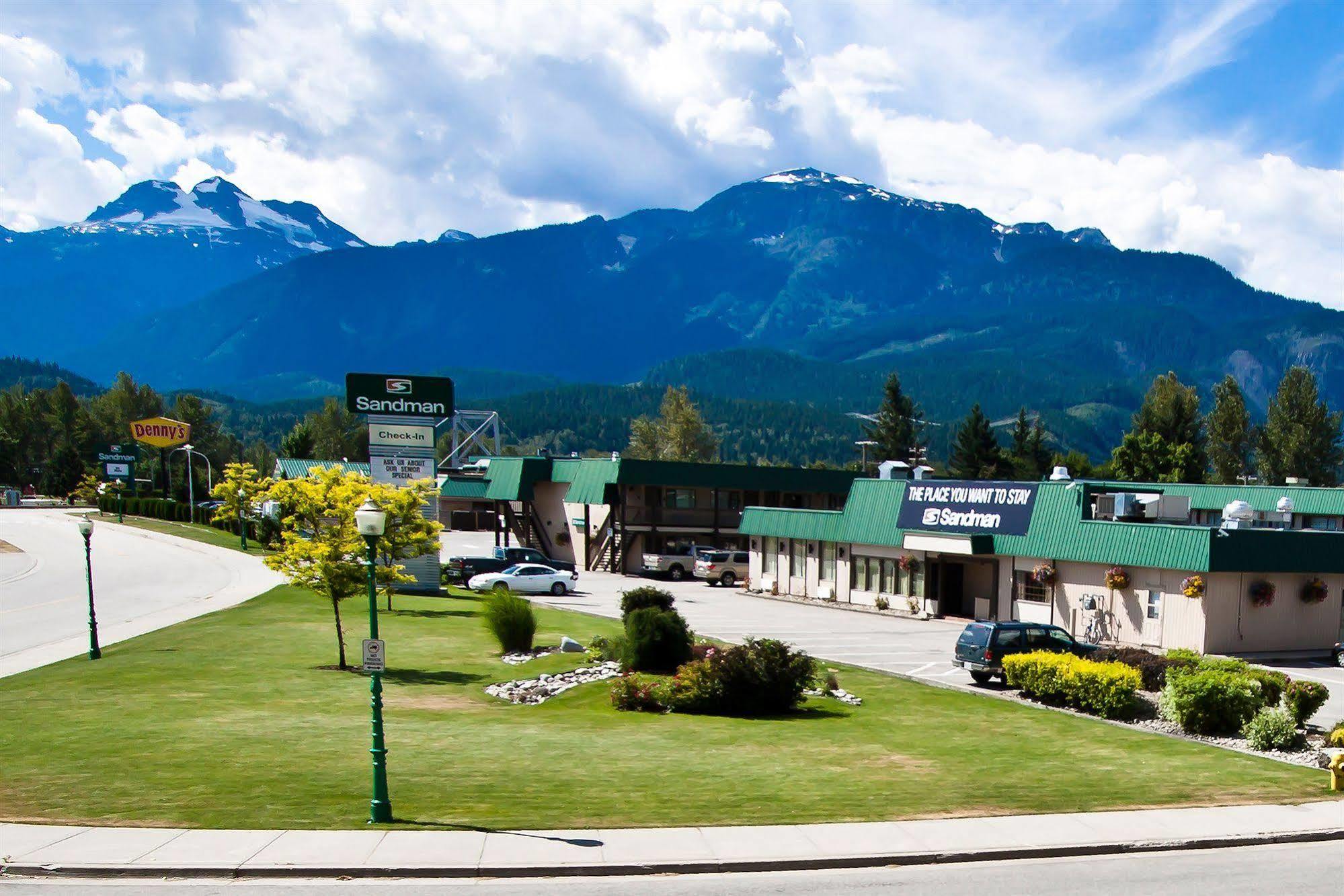 Sandman Hotel Revelstoke Exterior photo