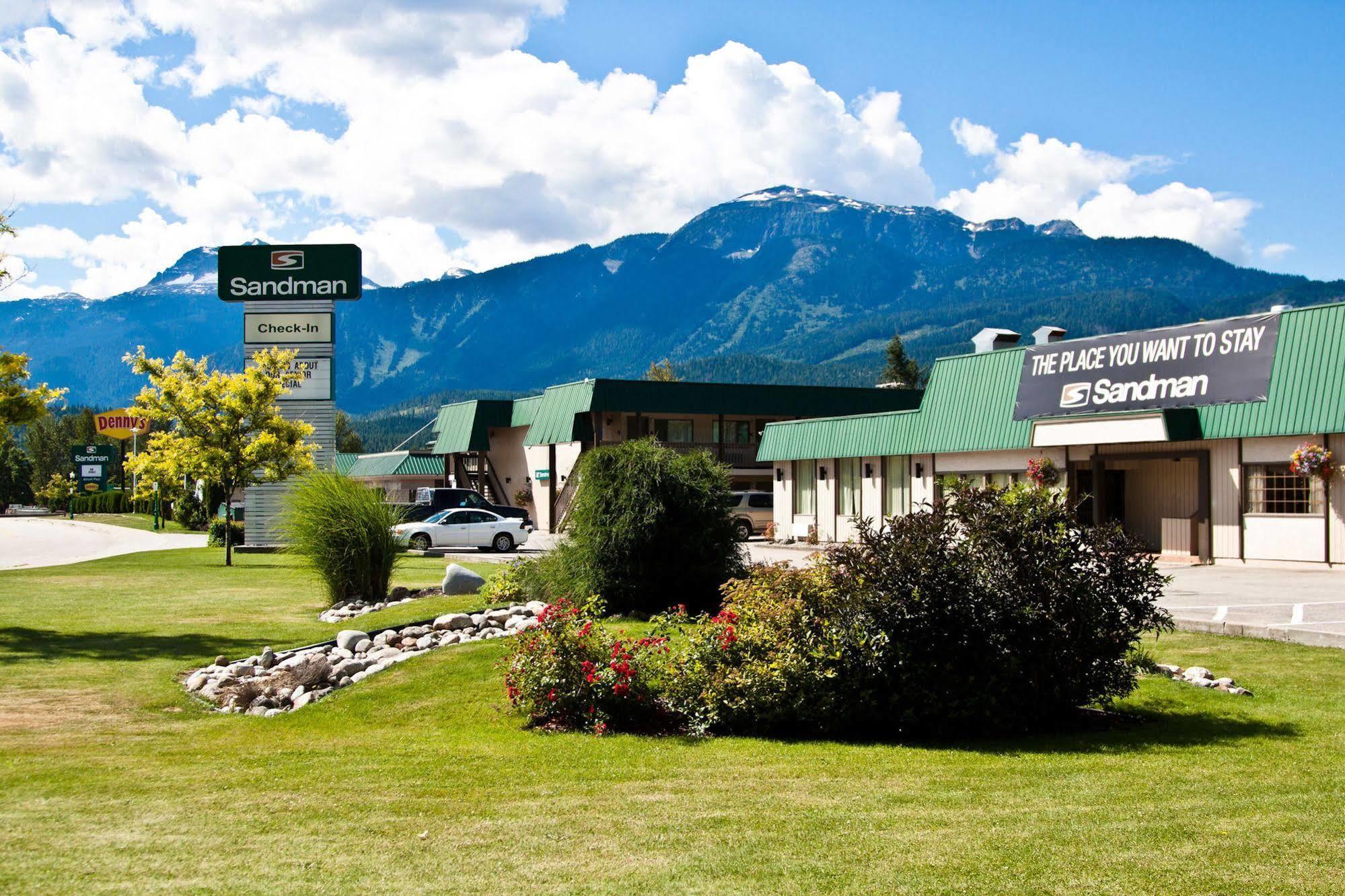 Sandman Hotel Revelstoke Exterior photo